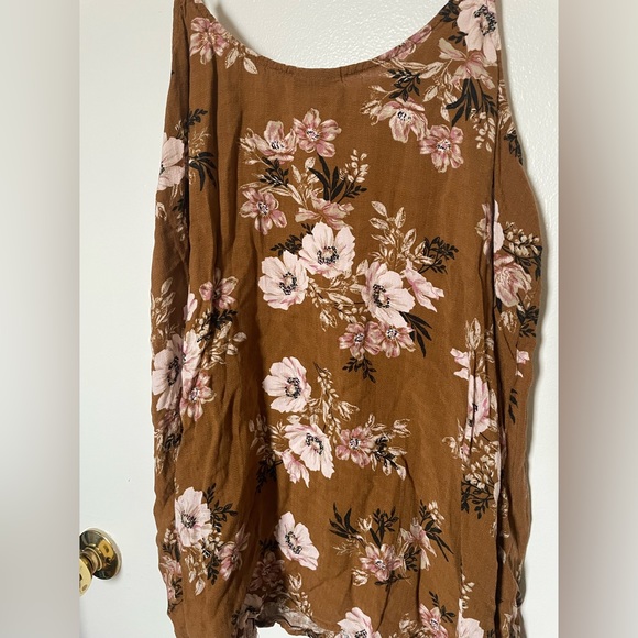 Torrid Brown Floral Top - Picture 2 of 7